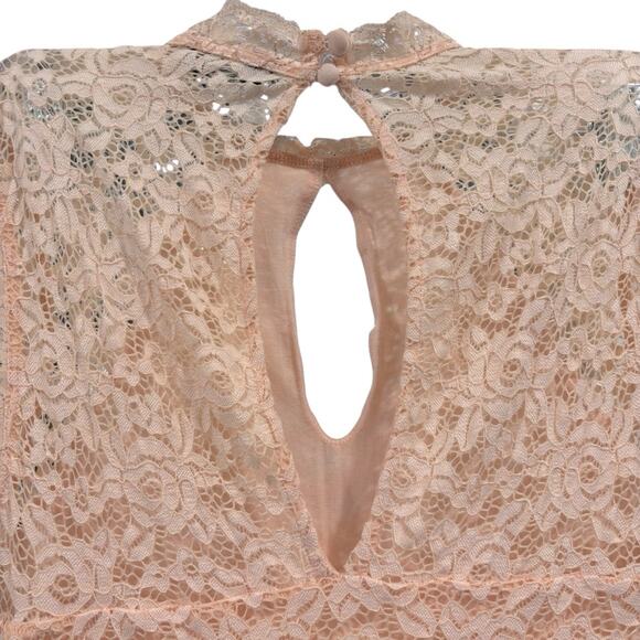 BEBE Vintage Pale/Light Pink Lace High-Neck Key-Hole Mini Dress, Size Medium - Picture 4 of 15